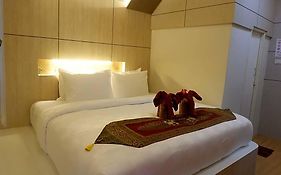 Charming Lipe Beach Resort